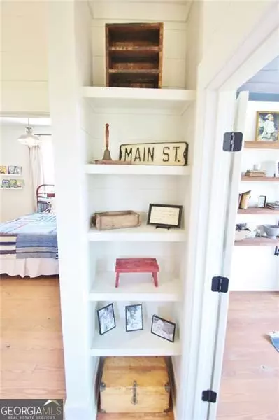 Entry Way - 1340 Wrights Mill Rd, Commerce, GA 30530 photo 11 of 15