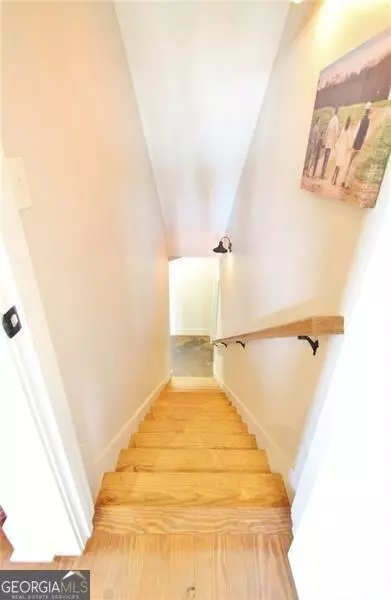 Entry Way - 1340 Wrights Mill Rd, Commerce, GA 30530 photo 13 of 15