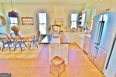 Kitchen - 1340 Wrights Mill Rd, Commerce, GA 30530 photo 10 of 12