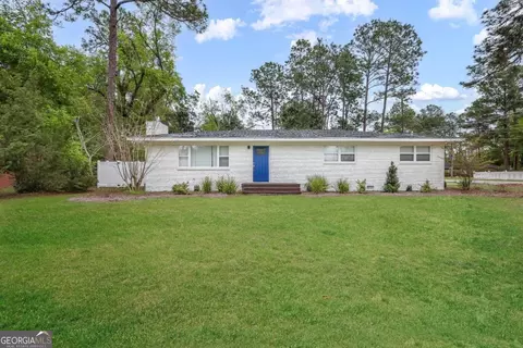 106 Groveland St, Jesup, GA 31545