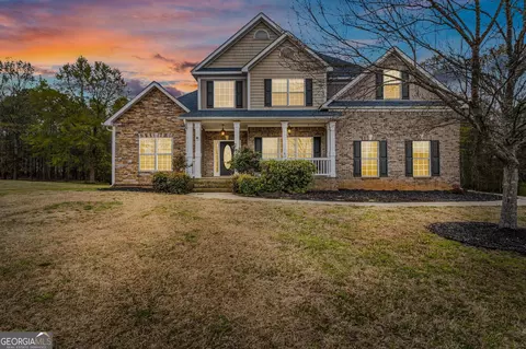 120 Waters Edge Ln, Jackson, GA 30233