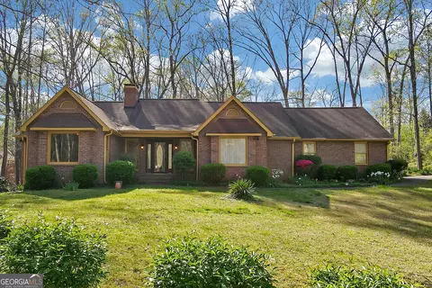 95 Bunnie Trl, Ellenwood, GA 30294