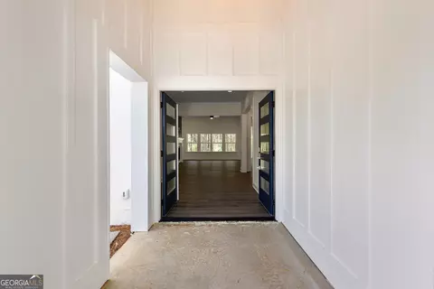 Entry Way - 212 S Smith Rd, Lagrange, GA 30241 photo 2 of 8