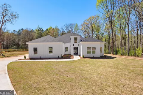 Exterior - 212 S Smith Rd, Lagrange, GA 30241 photo 3 of 13