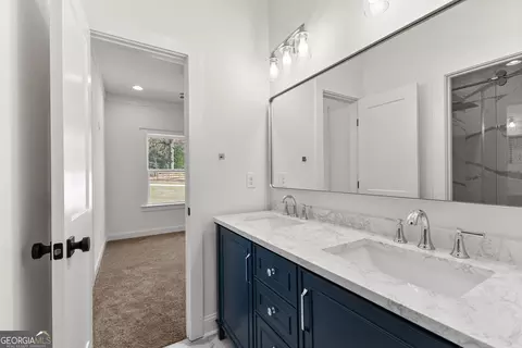Bath - 212 S Smith Rd, Lagrange, GA 30241 photo 11 of 15