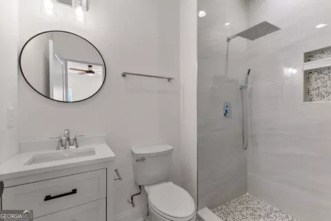 Bath - 212 S Smith Rd, Lagrange, GA 30241 photo 8 of 15