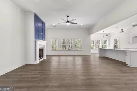 Living - 212 S Smith Rd, Lagrange, GA 30241 photo 1 of 4
