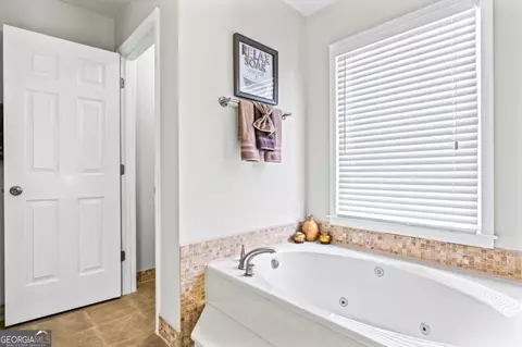 Bath - 3985 Gallant Fox Ct, Duluth, GA 30096 photo 5 of 6