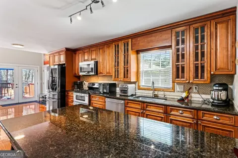 Kitchen - 3985 Gallant Fox Ct, Duluth, GA 30096 photo 2 of 2