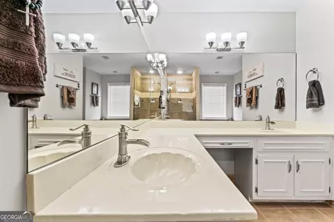 Bath - 3985 Gallant Fox Ct, Duluth, GA 30096 photo 2 of 6
