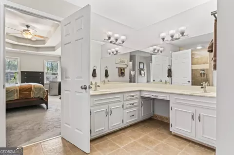 Bath - 3985 Gallant Fox Ct, Duluth, GA 30096 photo 3 of 6