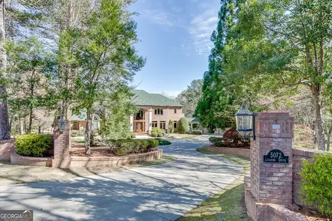 5072 Legends Dr, Braselton, GA 30517