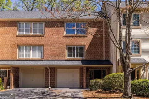 2121 Simsbury Ln, Dunwoody, GA 30338