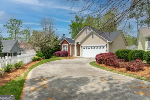 10 Downing Ct, Newnan, GA 30265