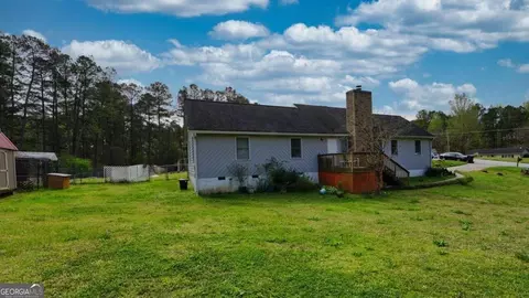 27 Woodland Trl, Acworth, GA 30101