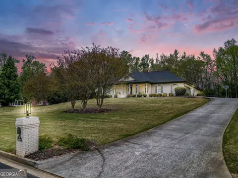 Exterior - 845 Streamside Dr, Mcdonough, GA 30252 photo 13 of 18