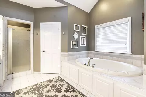 Bath - 845 Streamside Dr, Mcdonough, GA 30252 photo 4 of 7