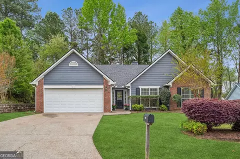 635 Paris Dr, Lawrenceville, GA 30043