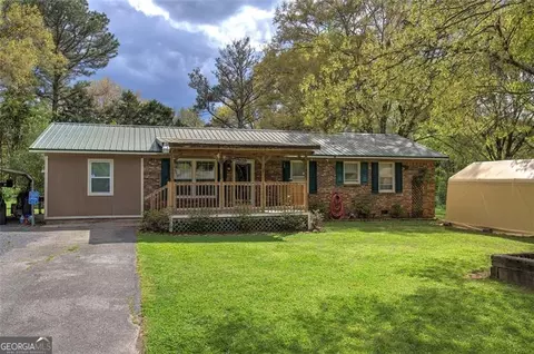 215 Parkway Dr, Adairsville, GA 30103