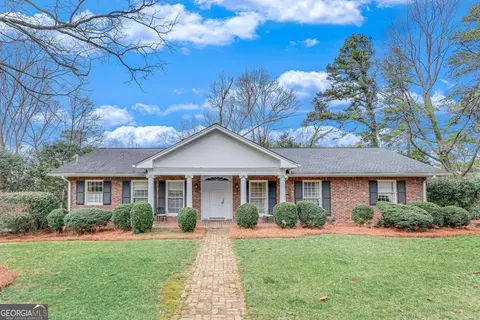 1119 Dixon Cir, Gainesville, GA 30501