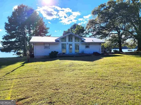 1061 Edgewater Ct, Greensboro, GA 30642