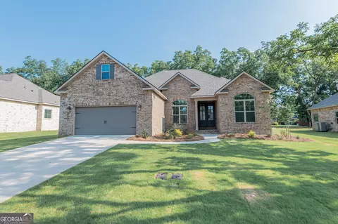 109 Champagne Dr, Perry, GA 31069