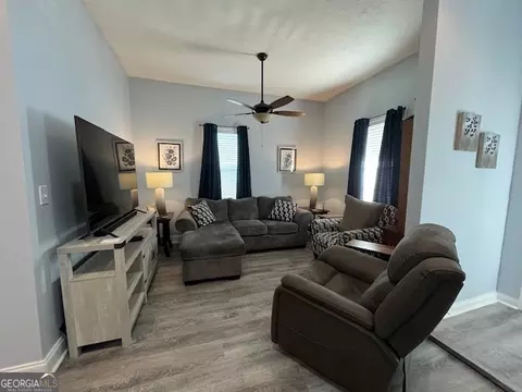 Living - 421 Jefferson St, Lagrange, GA 30240 photo 4 of 5