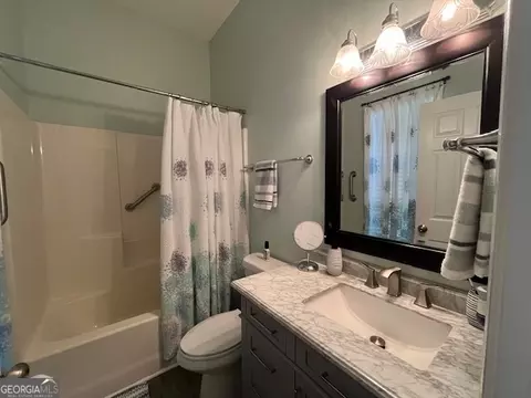 Bath - 421 Jefferson St, Lagrange, GA 30240 photo 2 of 3