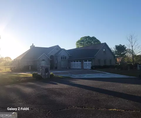 104 Olympia Dr, Eufaula, AL 36027