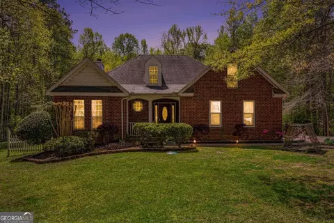 340 Thornton Dr, Fayetteville, GA 30214