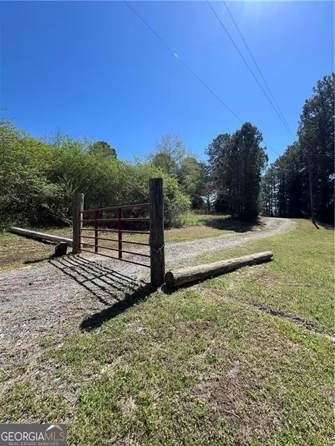 427 Pullen Rd SE, Lindale, GA 30147