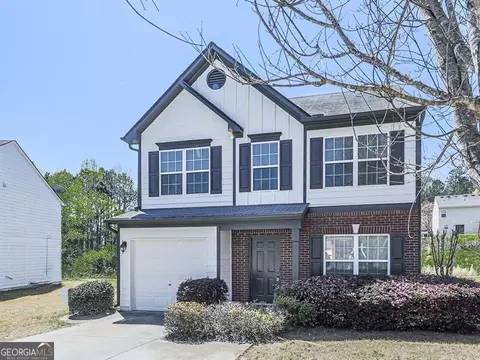 9452 Lakeview Rd, Union City, GA 30291