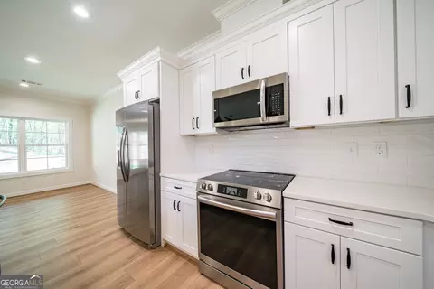 Kitchen - 7230 Springbrook Dr, Columbus, GA 31909 photo 3 of 5