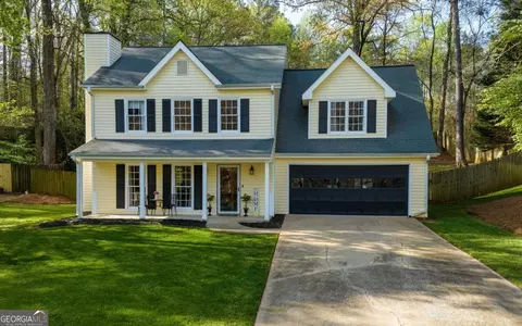 1040 W Mill Dr NW, Kennesaw, GA 30152