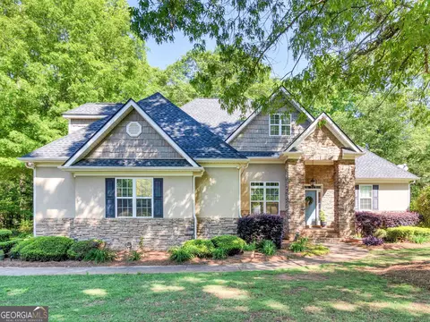 202 Cambridge Dr N, Zebulon, GA 30295