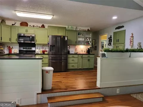Kitchen - 19 Ridgeview Hts, Toccoa, GA 30577 photo 3 of 5