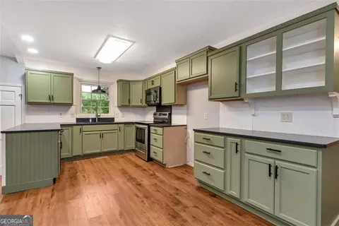 Kitchen - 19 Ridgeview Hts, Toccoa, GA 30577 photo 2 of 5