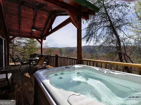 287 Cheyenne Trl, Blue Ridge, GA 30513