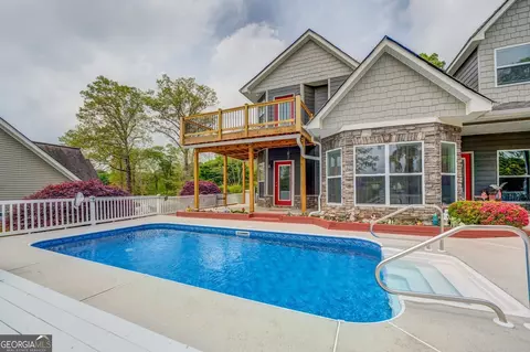 290 Roberts Point Rd, Jackson, GA 30233