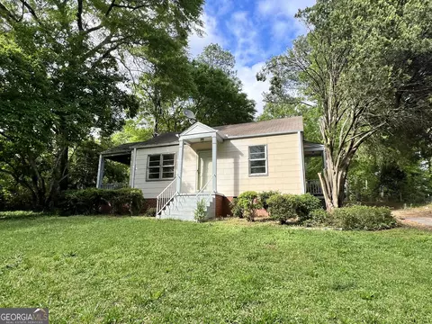 224 Memorial Dr, Barnesville, GA 30204