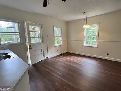224 Memorial Dr, Barnesville, GA 30204 photo 4