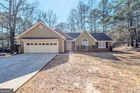 175 Meadowood Ln, Tyrone, GA 30290