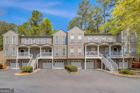1302 Masons Creek Cir, Atlanta, GA 30350