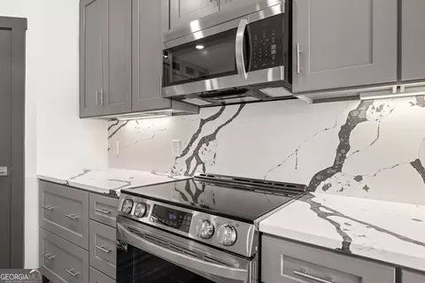Kitchen - 114 Planters Pointe Ct, Baldwin, GA 30511 photo 8 of 11