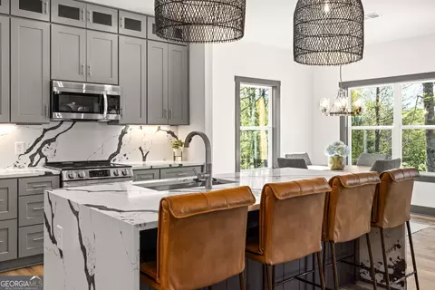Kitchen - 114 Planters Pointe Ct, Baldwin, GA 30511 photo 4 of 11