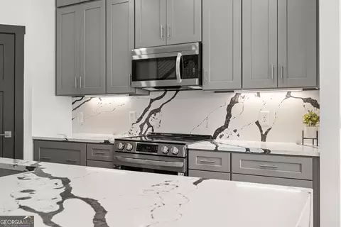 Kitchen - 114 Planters Pointe Ct, Baldwin, GA 30511 photo 11 of 11