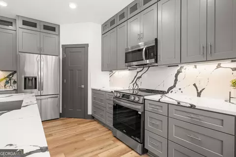 Kitchen - 114 Planters Pointe Ct, Baldwin, GA 30511 photo 6 of 11
