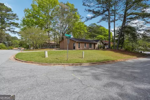 8474 Peachtree Ln, Riverdale, GA 30274