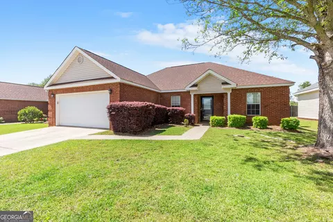 304 Manchester Ln, Byron, GA 31008