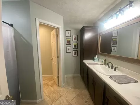 Bath - 1105 Priddy Rd, Lagrange, GA 30241 photo 5 of 5